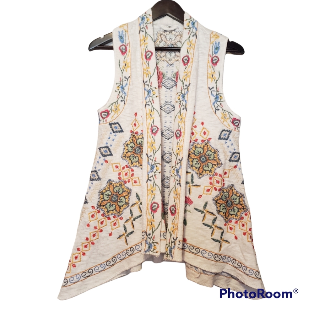 Paparazzi Women's Embroidered White Knit Vest Size S